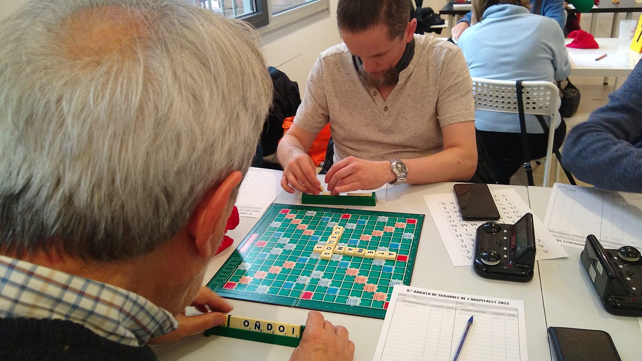 SCRABBLE BARCELONA LIDERA LA CARRERA SUB 1800